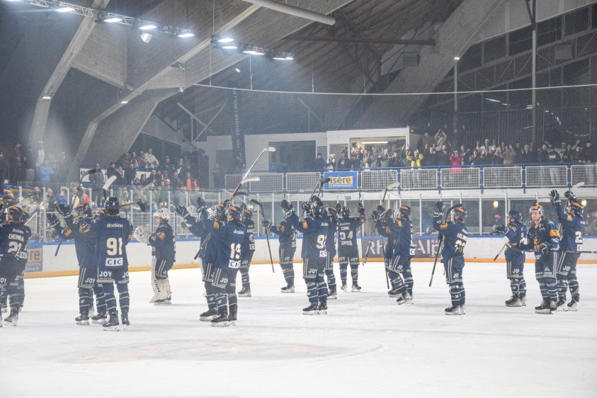 D1 - J6 : au bout du suspense, les Ours décrochent leur premier succès à domicile de la saison contre Nantes